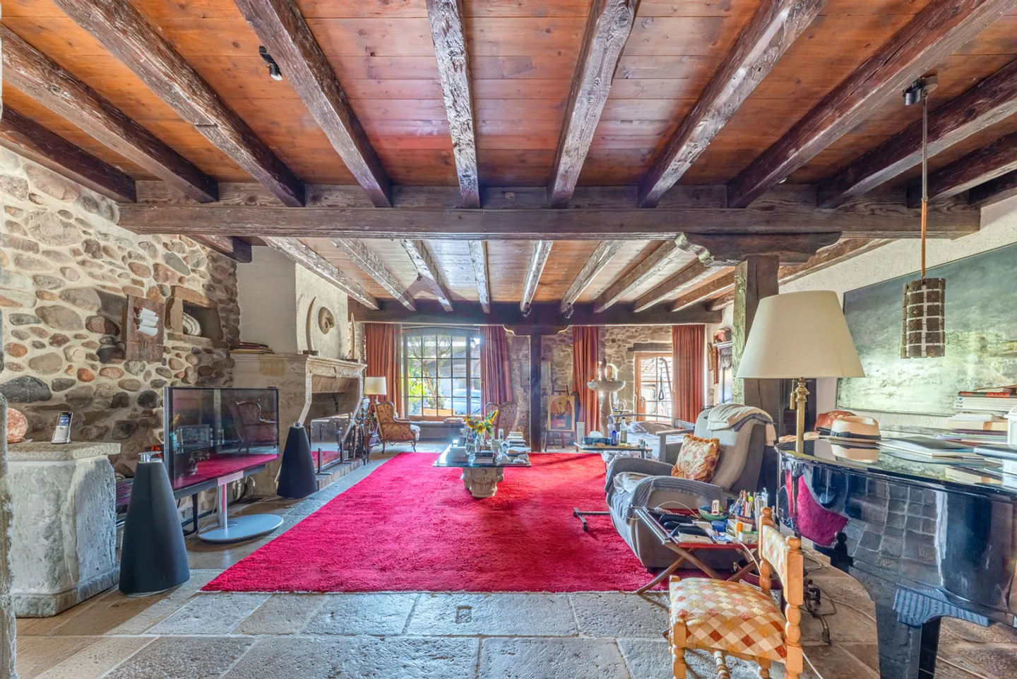 Character Residence - Photo 5 of 17