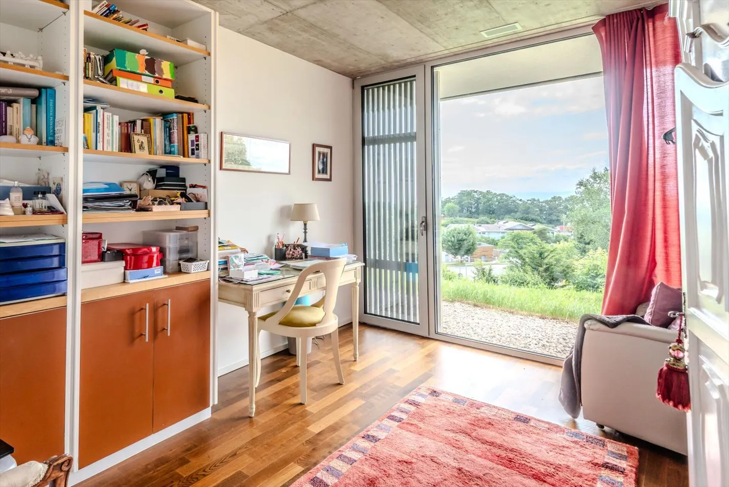 Geräumige zeitgenössische 6,5-Zimmer-Wohnung mit Patio - ca. 208 m² Wohnfläche - Foto 13 von 13