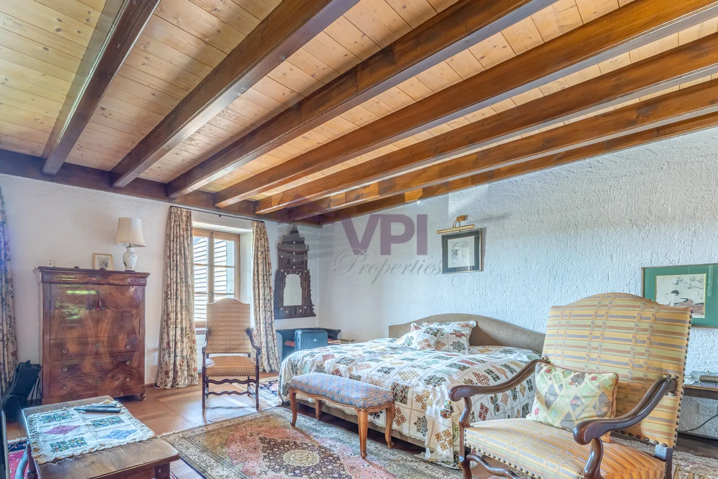 Character Residence - Photo 8 of 17