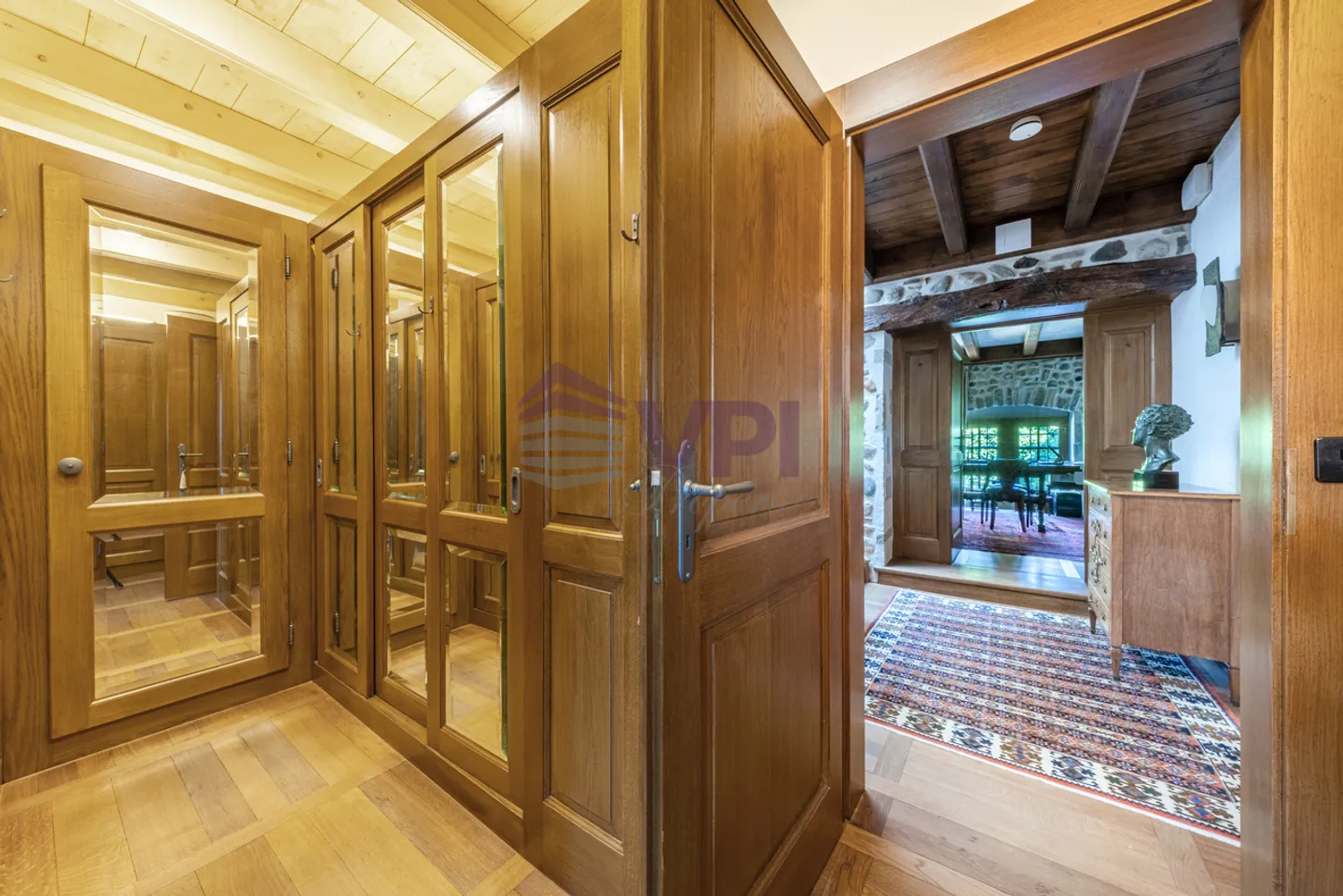 Character Residence - Photo 9 of 17