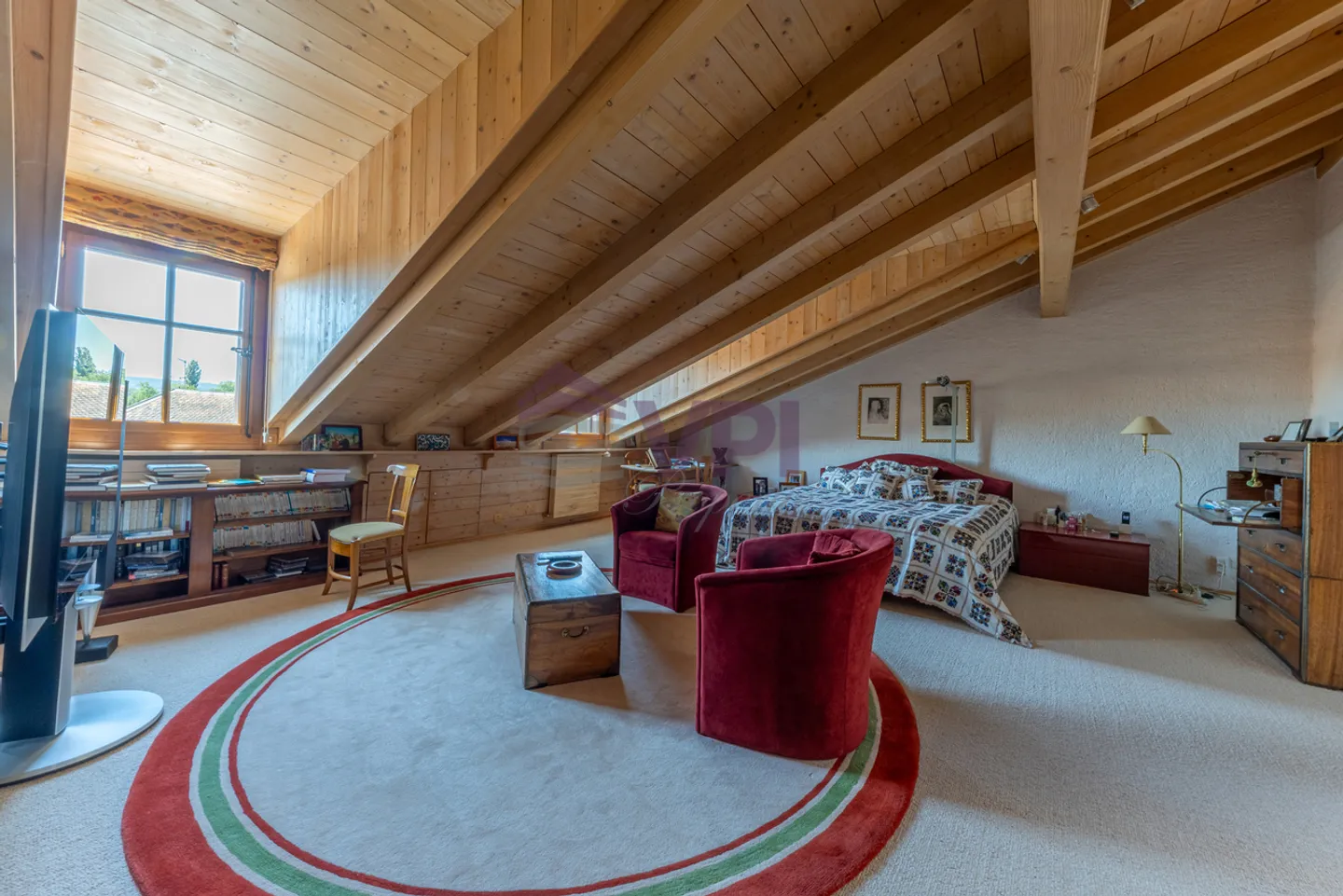 Character Residence - Photo 13 of 17