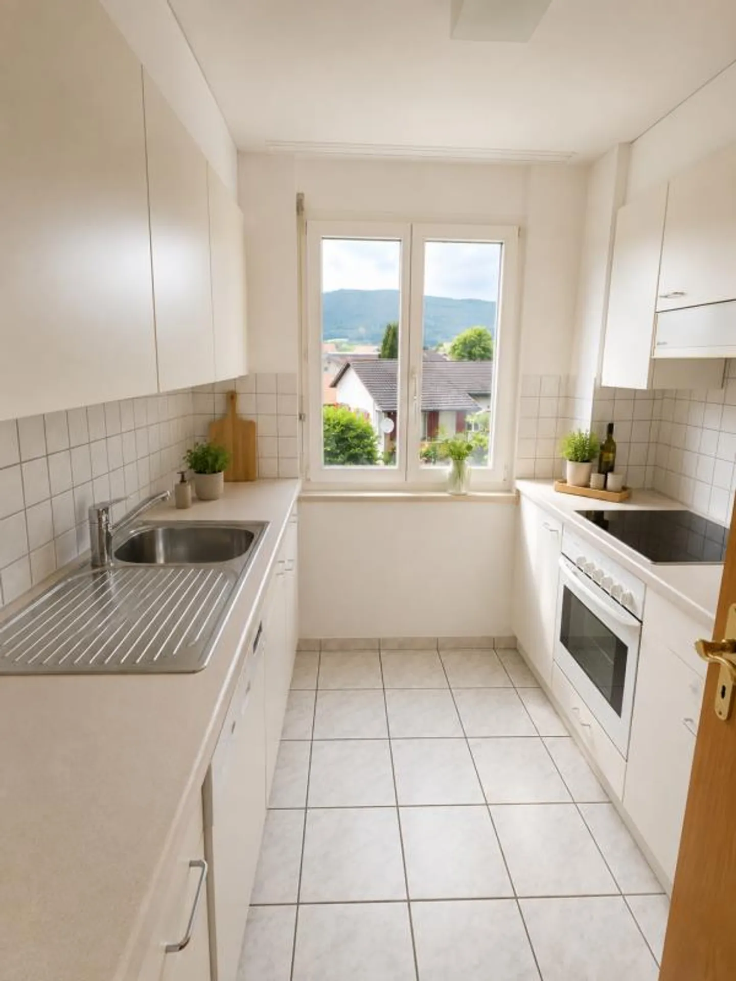 Bright and spacious, with an attractive balcony! - Photo 2 of 7