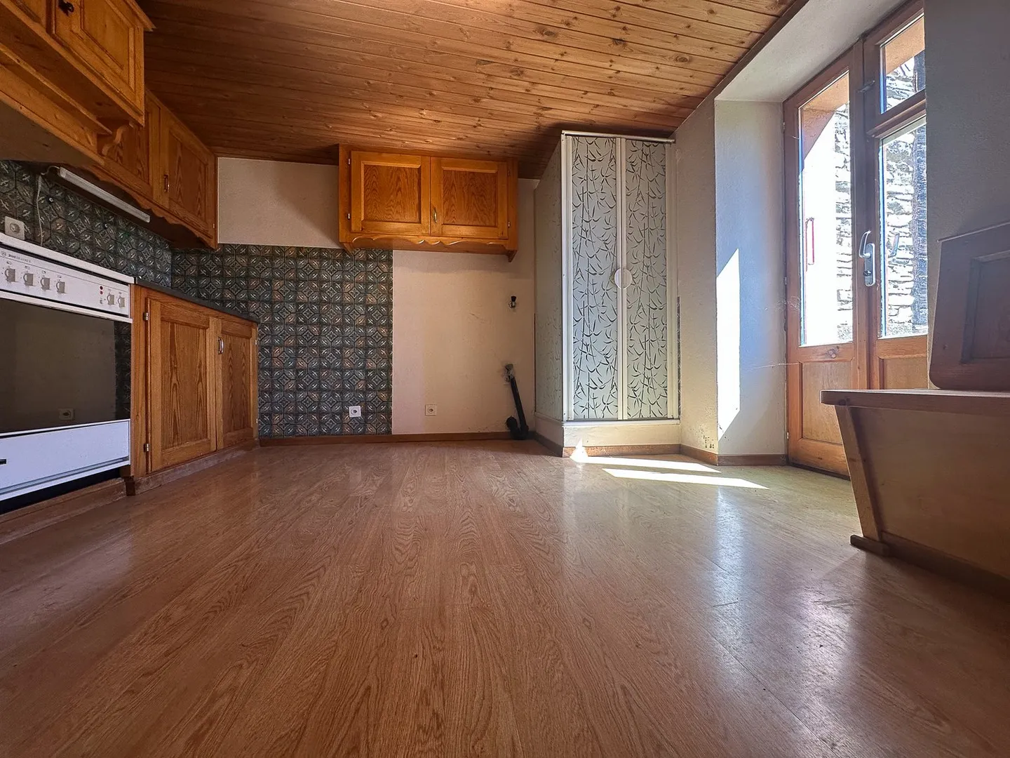 Maison dans le village avec 5,5 pièces et un grand potentiel ainsi qu'une vue superbe ! Val de Bagnes - Photo 4 sur 16