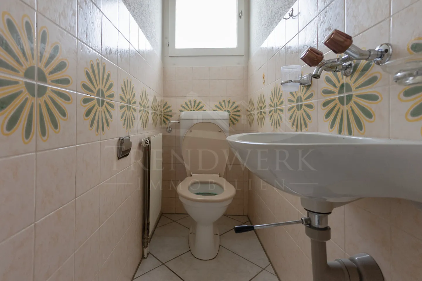 Charming 5-room end-of-terrace house with unobstructed views in Toffen - Photo 5 of 11