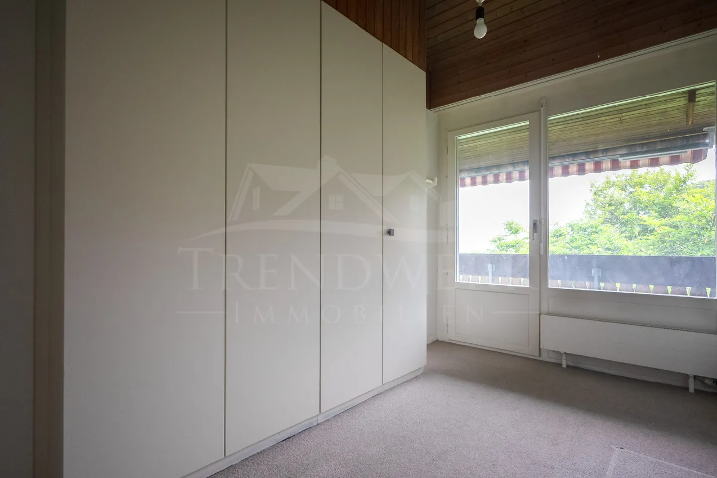 Charming 5-room end-of-terrace house with unobstructed views in Toffen - Photo 8 of 11