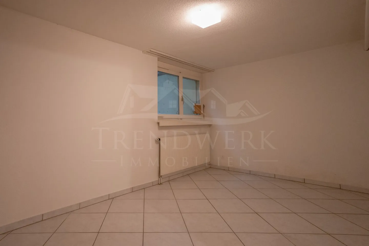 Charming 5-room end-of-terrace house with unobstructed views in Toffen - Photo 10 of 11