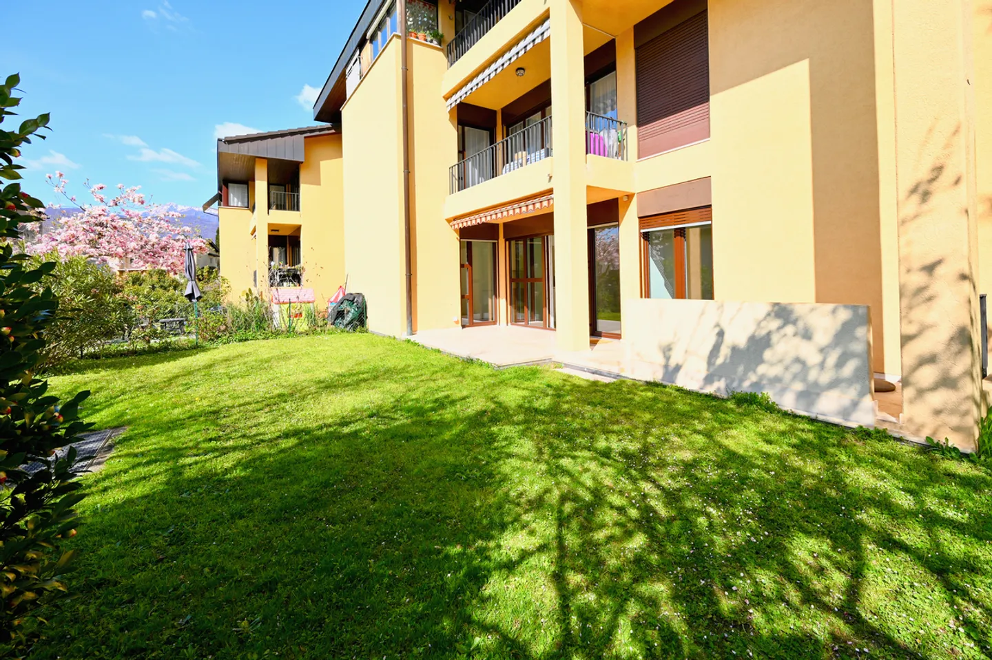 Helles Apartment mit privatem Garten in Cureglia - Foto 1 von 22