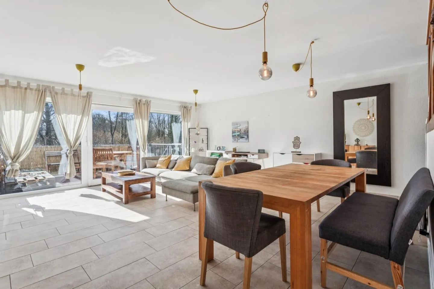 Spacious single-family house with 6.5 rooms in Estavayer - Photo 1 of 9