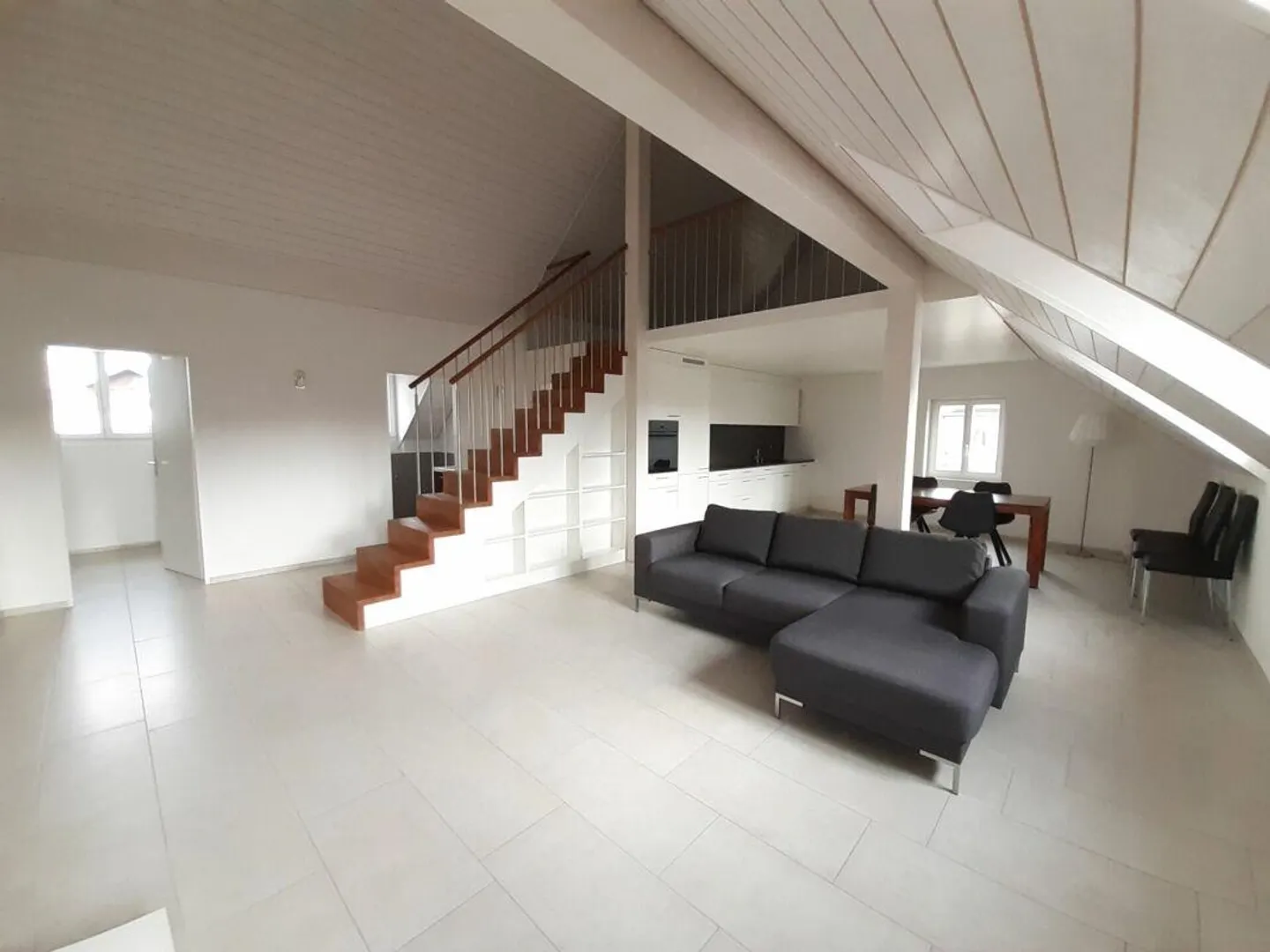 Appartement sous les combles de 2 1/2 pièces avec galerie - Photo 3 sur 10