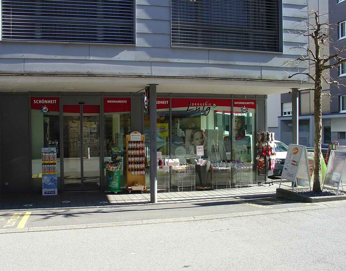 Spazio commerciale rappresentativo nella migliore posizione pedonale a Goldau - Foto 1 di 13