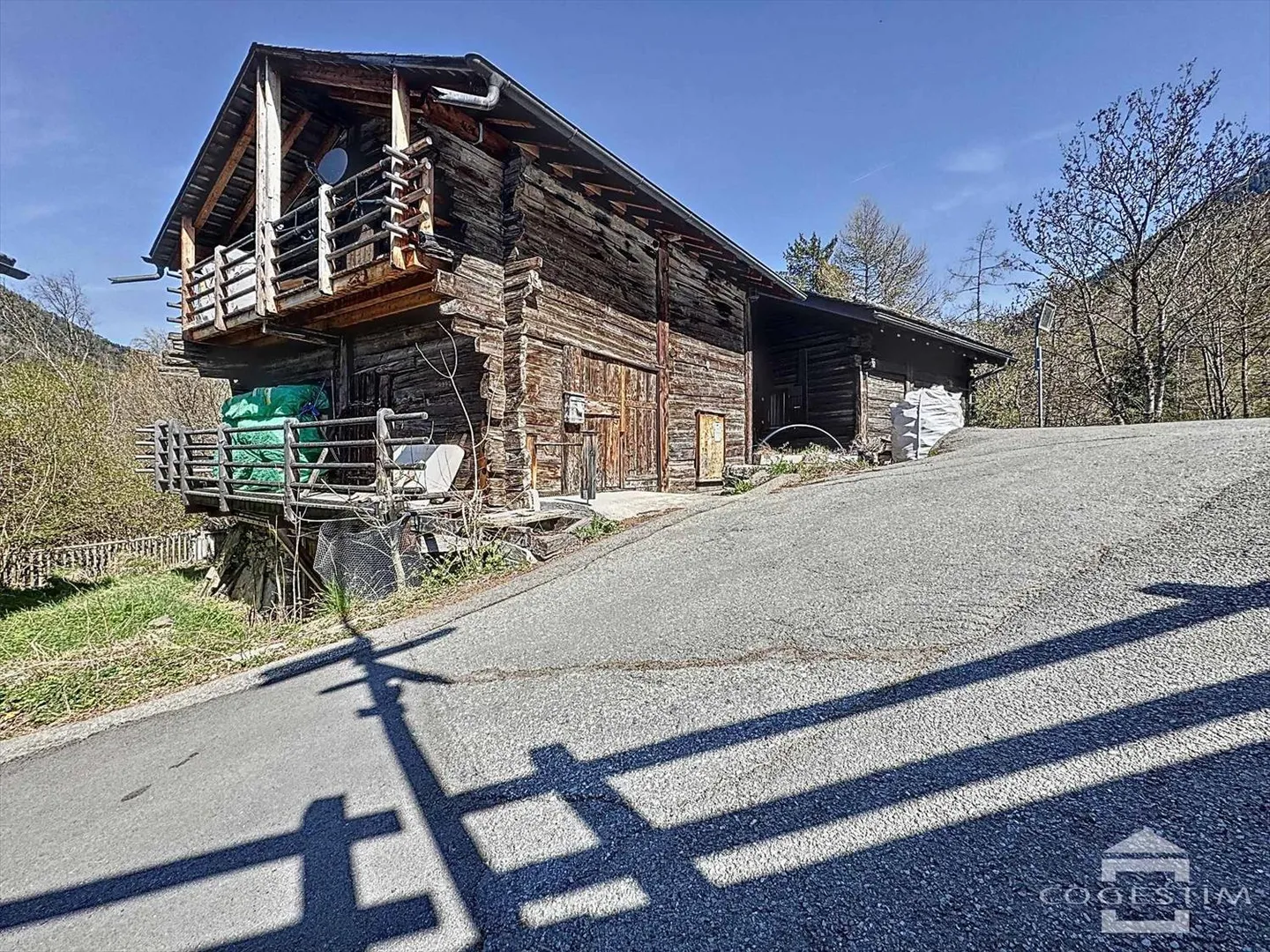 Chalet 4.5 rooms - Photo 1 of 13