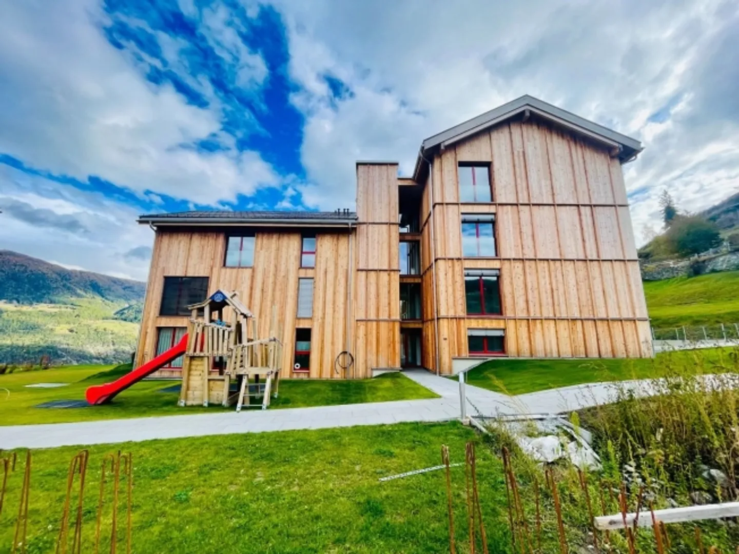 Appartamento soleggiato di 4,5 stanze in vendita a Zeneggen - Foto 4 di 13