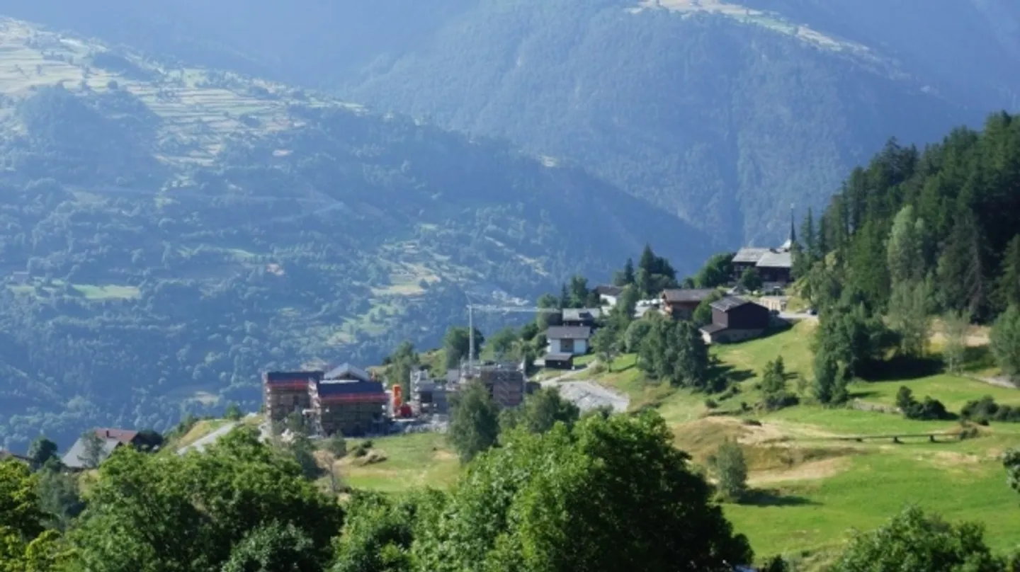 Appartamento soleggiato di 4,5 stanze in vendita a Zeneggen - Foto 7 di 13