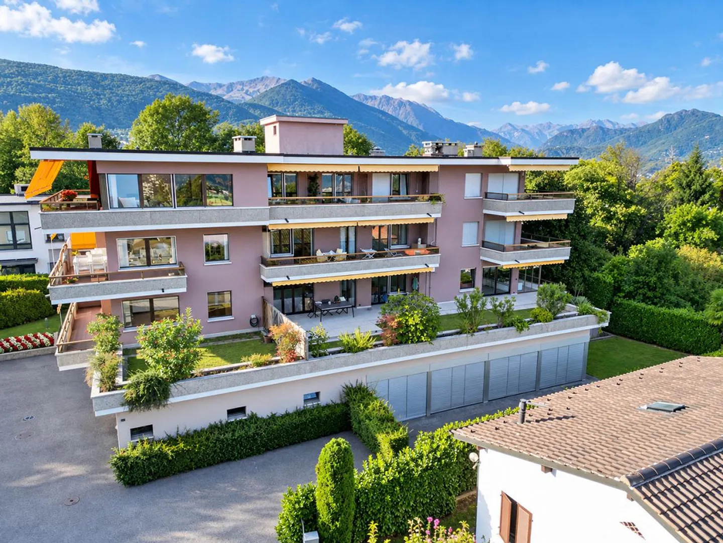 Geräumige Wohnung mit Terrasse und privatem Garten - Foto 1 von 19