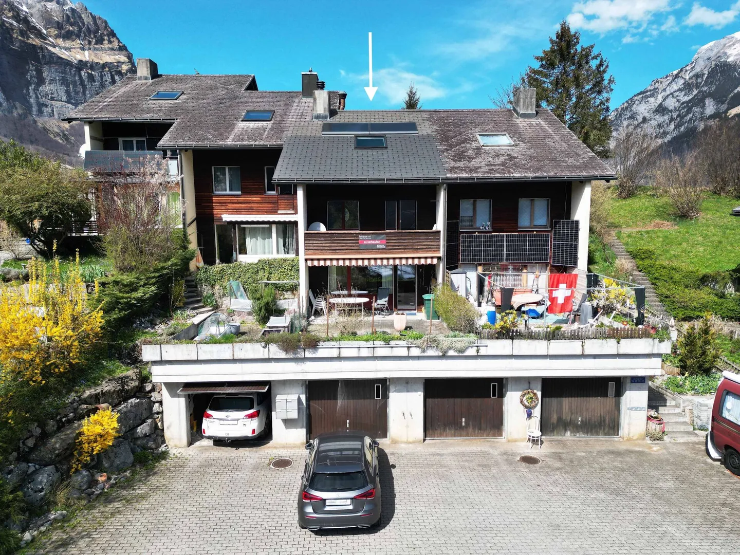 Beautiful terraced single-family house in a sunny and quiet location in Sool GL - Photo 1 of 26