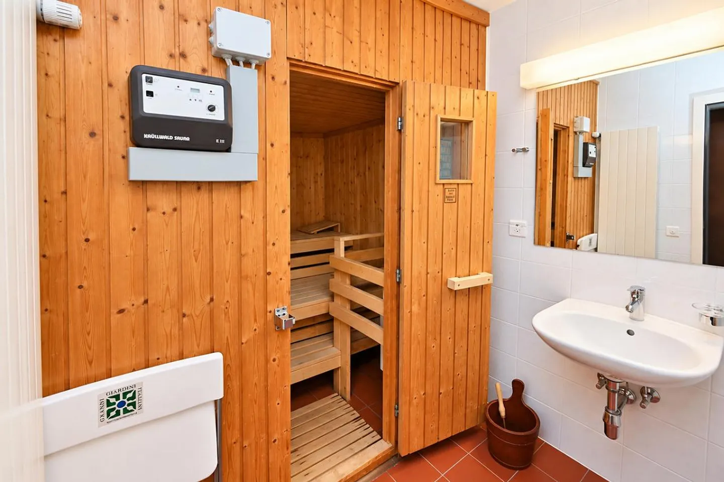 Geräumige Wohnung mit Terrasse und privatem Garten - Foto 18 von 19