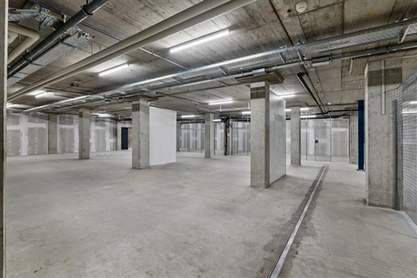 «Ihre neue Lagerfläche - Kompakt. Trocken. Bereit.» - Foto 3 von 8