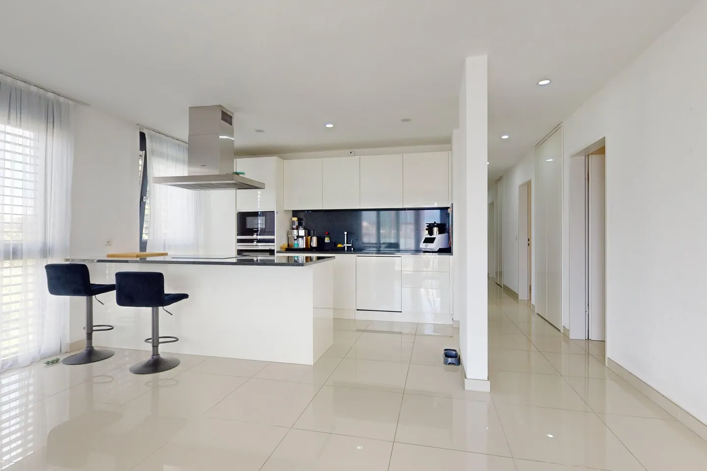 Elegant Apartment in Studen - Photo 8 of 12