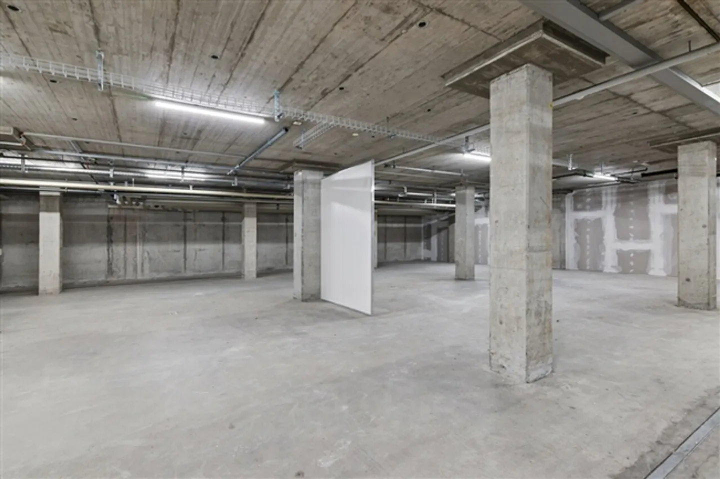 «Ihre neue Lagerfläche - Kompakt. Trocken. Bereit.» - Foto 6 von 8