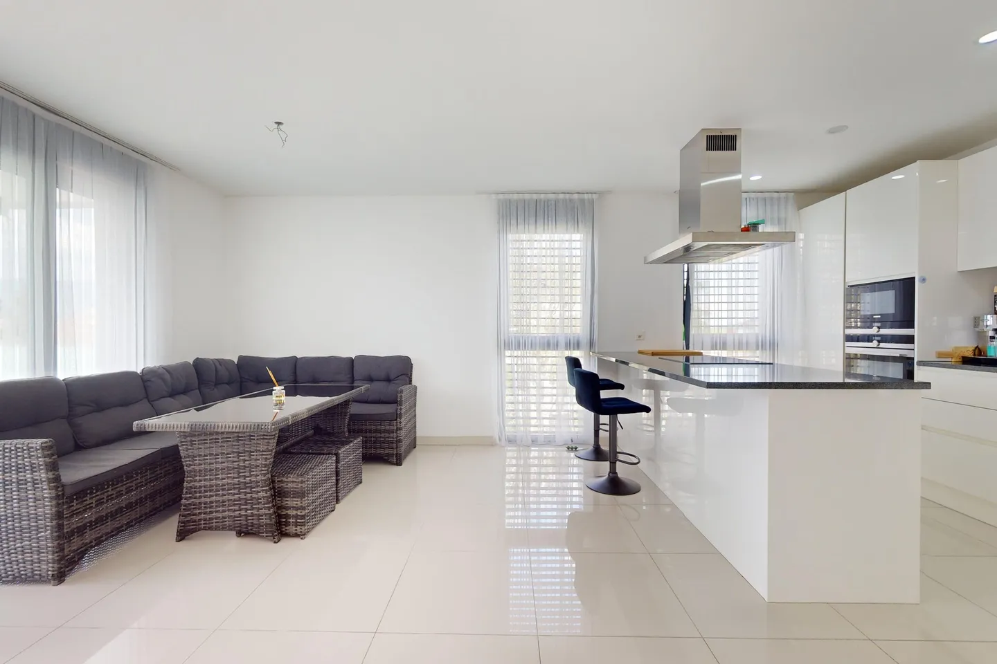 Elegant Apartment in Studen - Photo 11 of 12