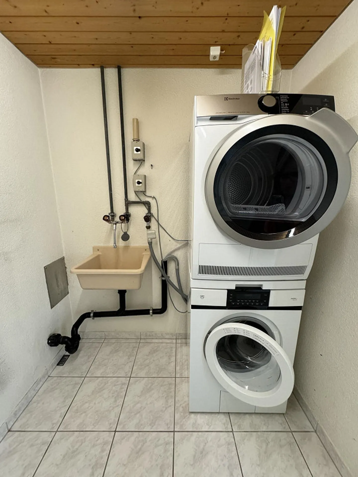 Appartement en terrasse de 4,5 pièces situé au calme avec vue sur la verdure - Photo 11 sur 11