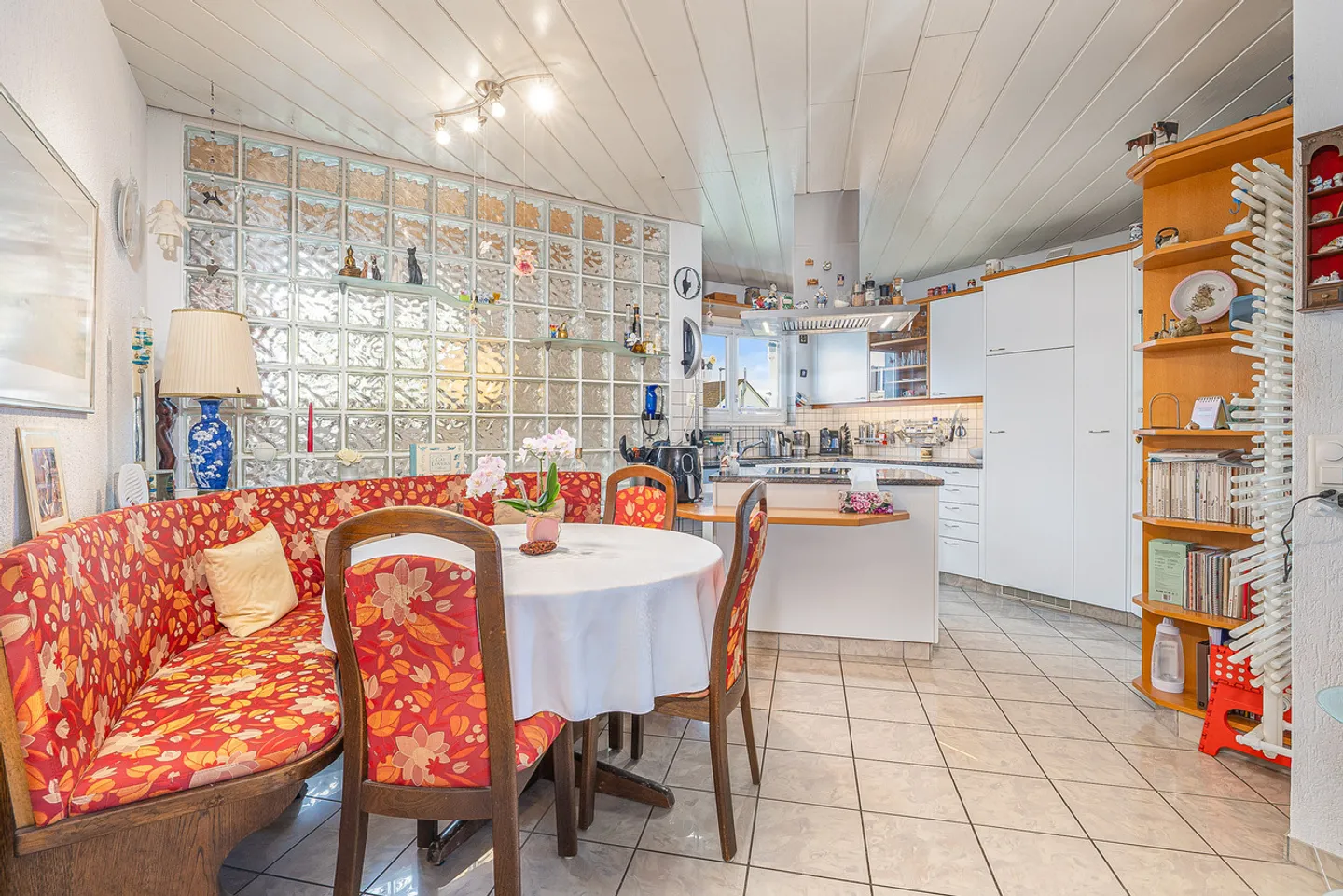 Single-family house with many possibilities - Photo 4 of 13