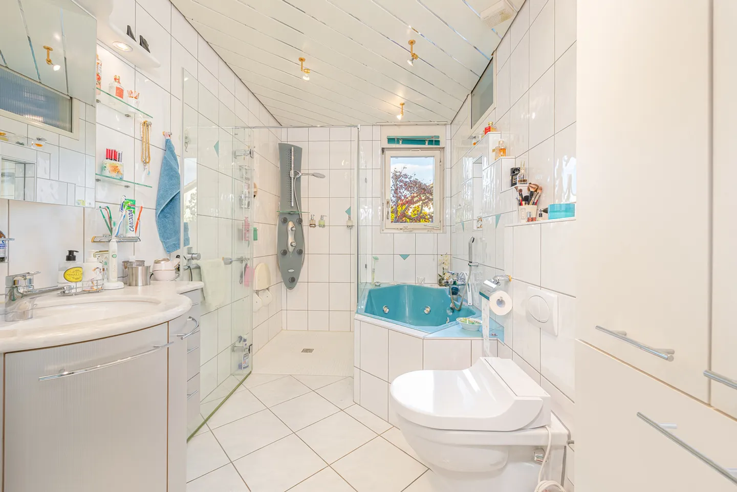 Single-family house with many possibilities - Photo 7 of 13