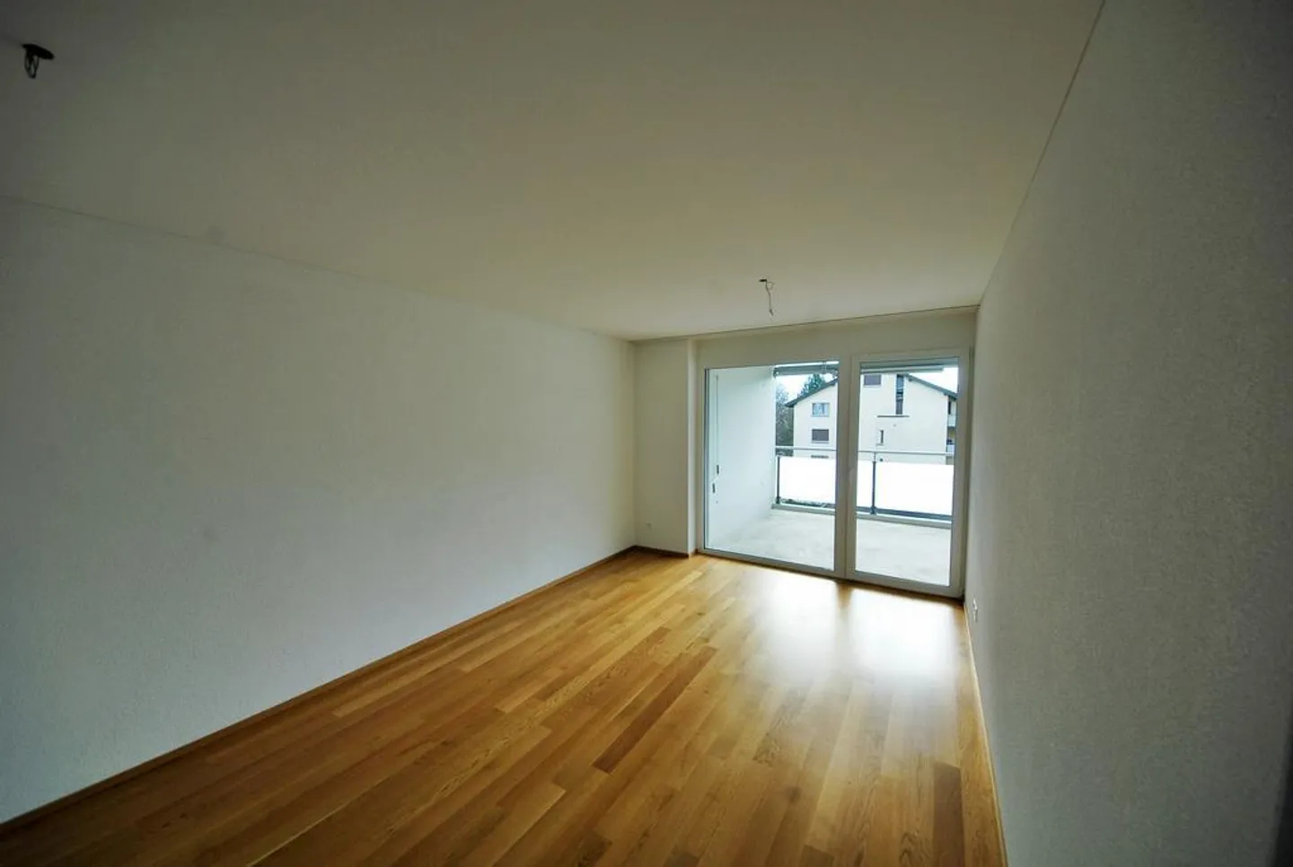 Modern apartment in a good location - Photo 4 of 12
