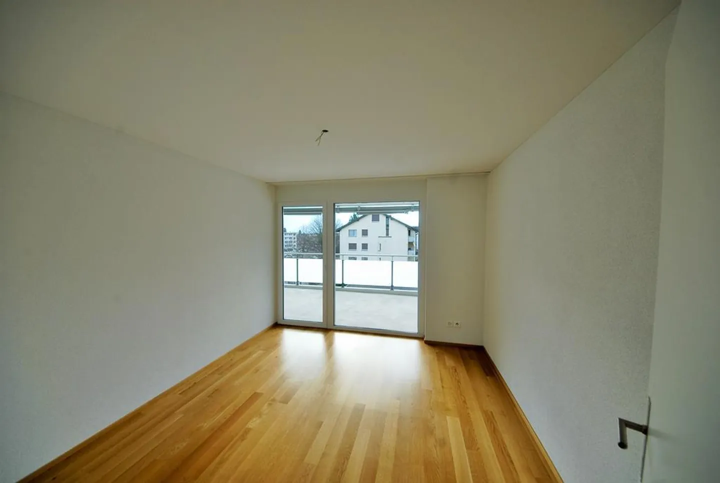 Modern apartment in a good location - Photo 5 of 12