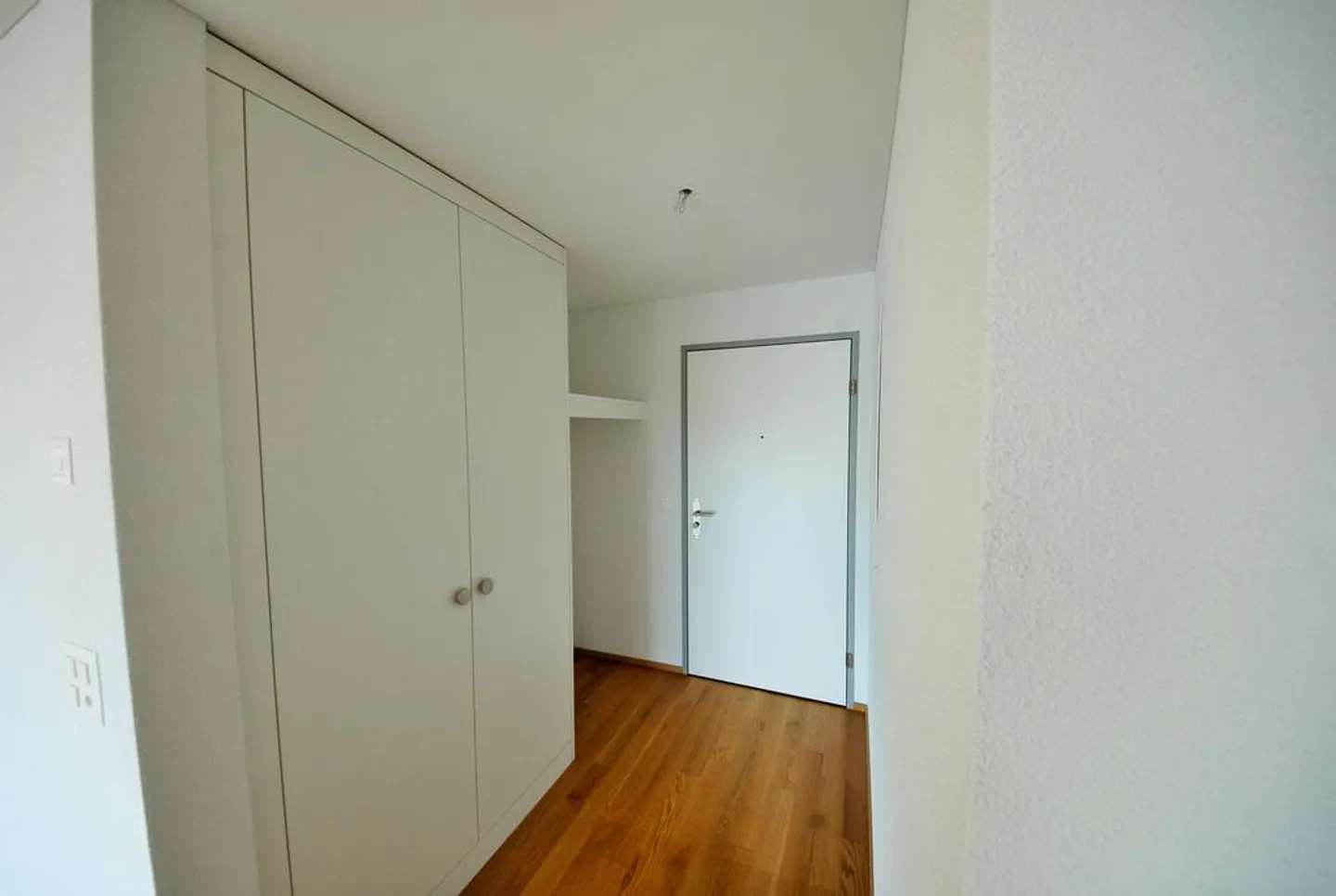Modern apartment in a good location - Photo 10 of 12