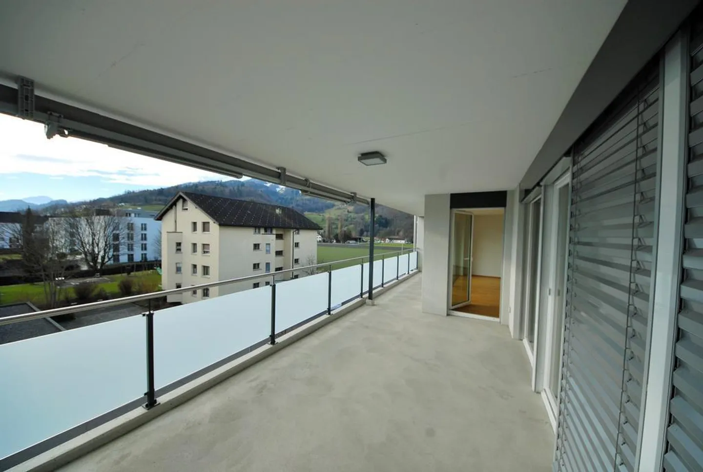 Modern apartment in a good location - Photo 9 of 12
