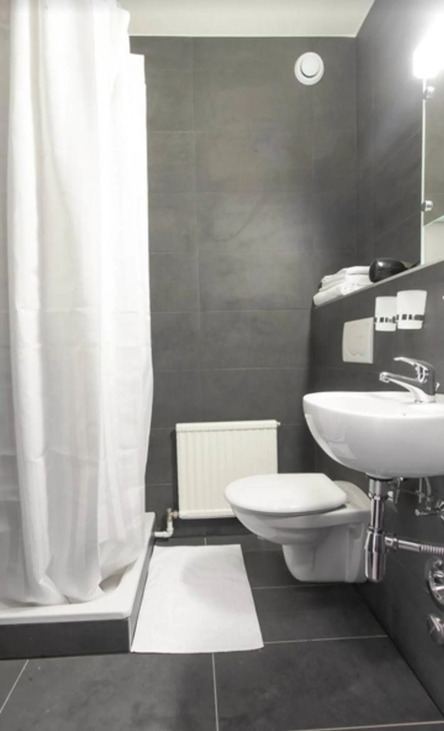 Appartamento ammobiliato in affitto - Foto 6 di 7