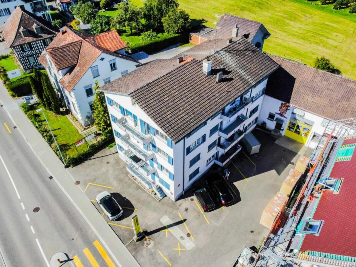 Casa plurifamiliare con 11 unità in posizione centrale - Foto 2 di 14