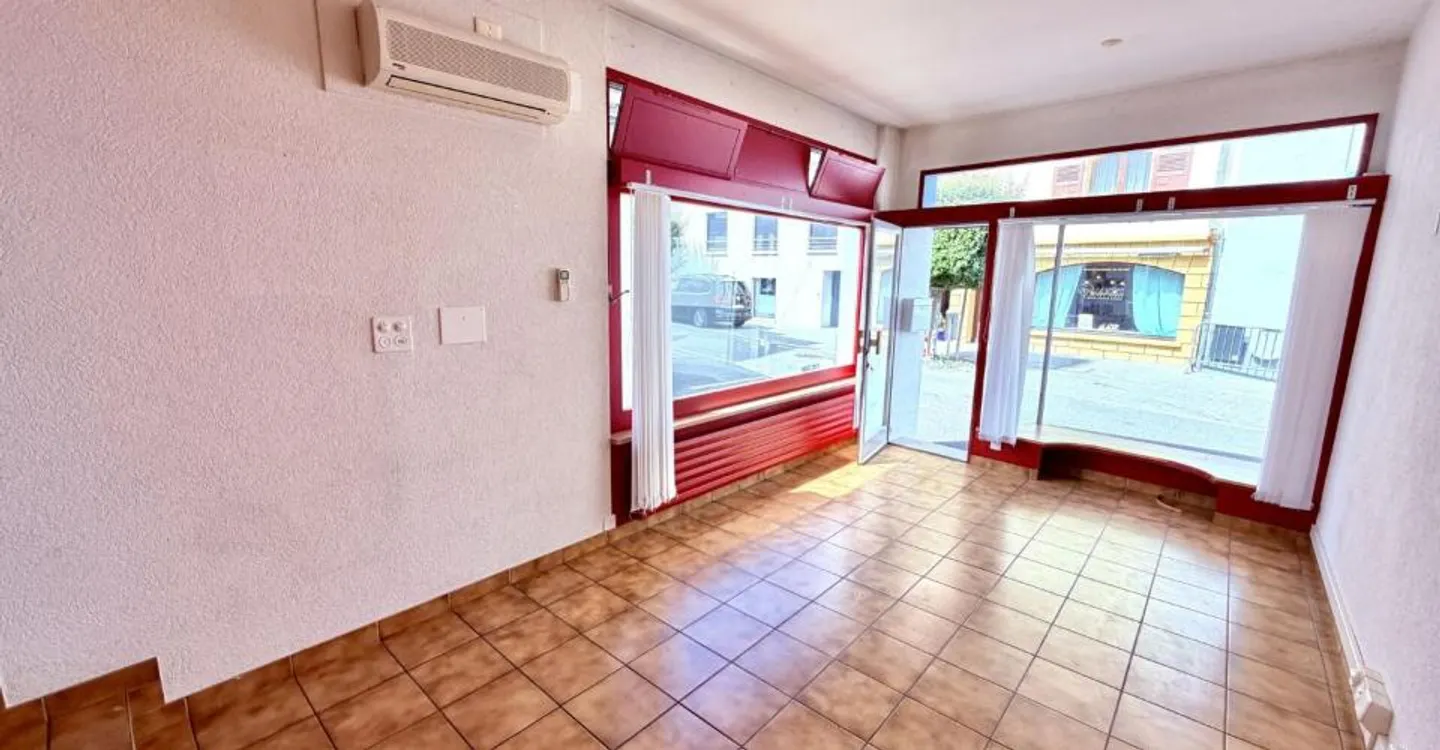 House in the heart of Fully with great potential - Photo 7 of 13