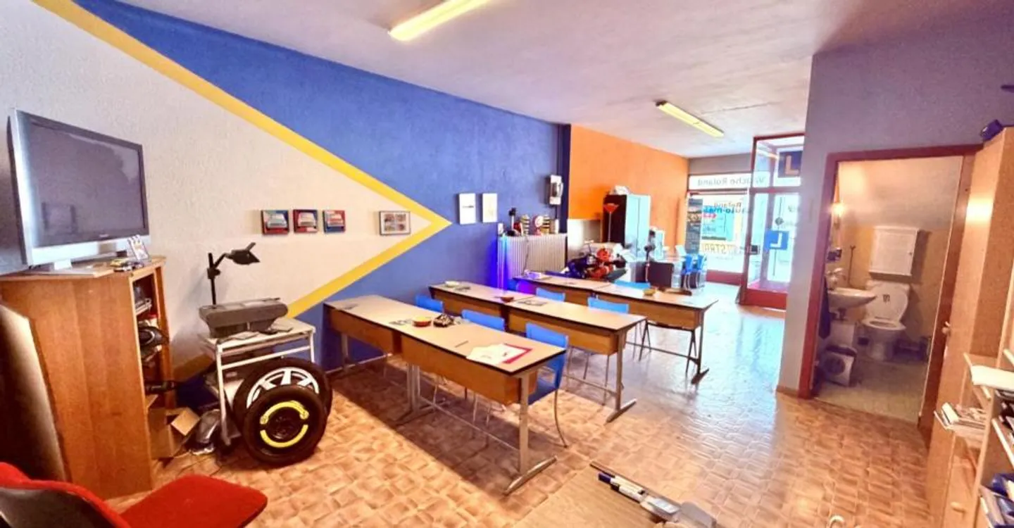 House in the heart of Fully with great potential - Photo 12 of 13