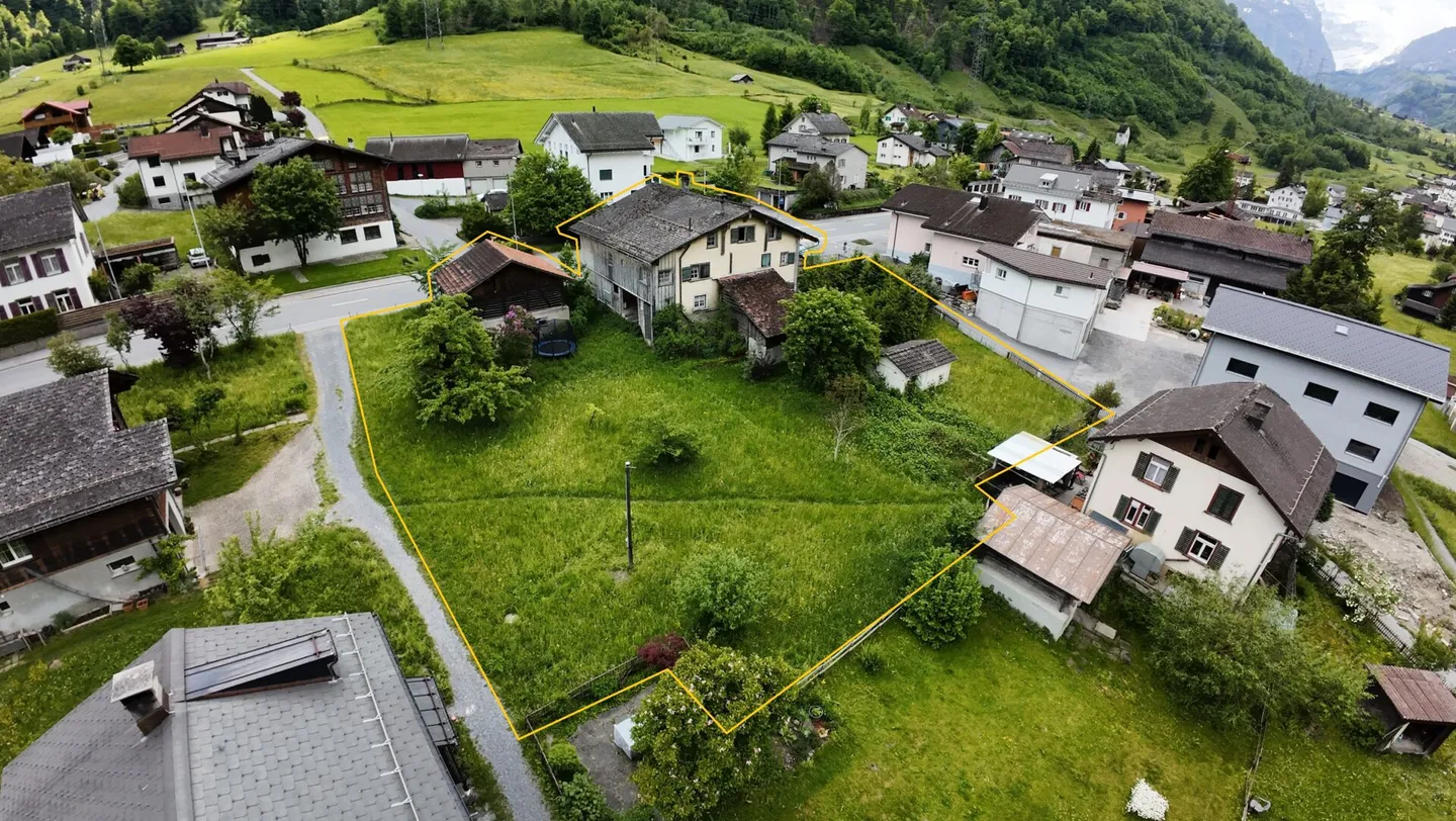 Terreno attraente a Linthal - Nessun coefficiente di utilizzo, conveniente e centrale - Foto 1 di 1