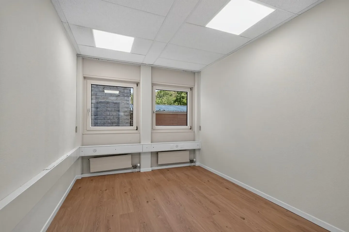 Commercial Space in Pully - Photo 1 of 1