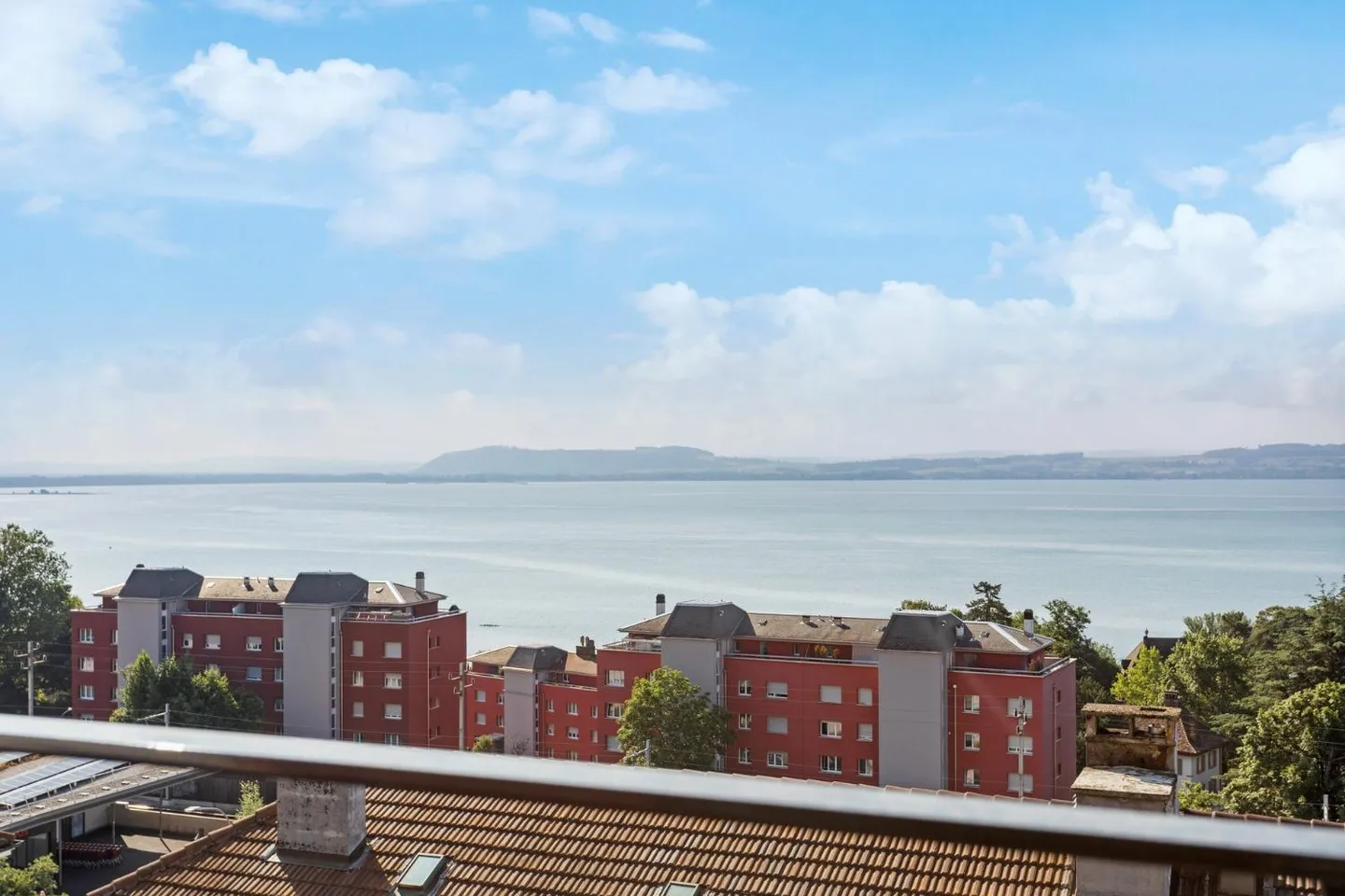 Bel Appartement dans Quartier Calme - Photo 2 sur 7