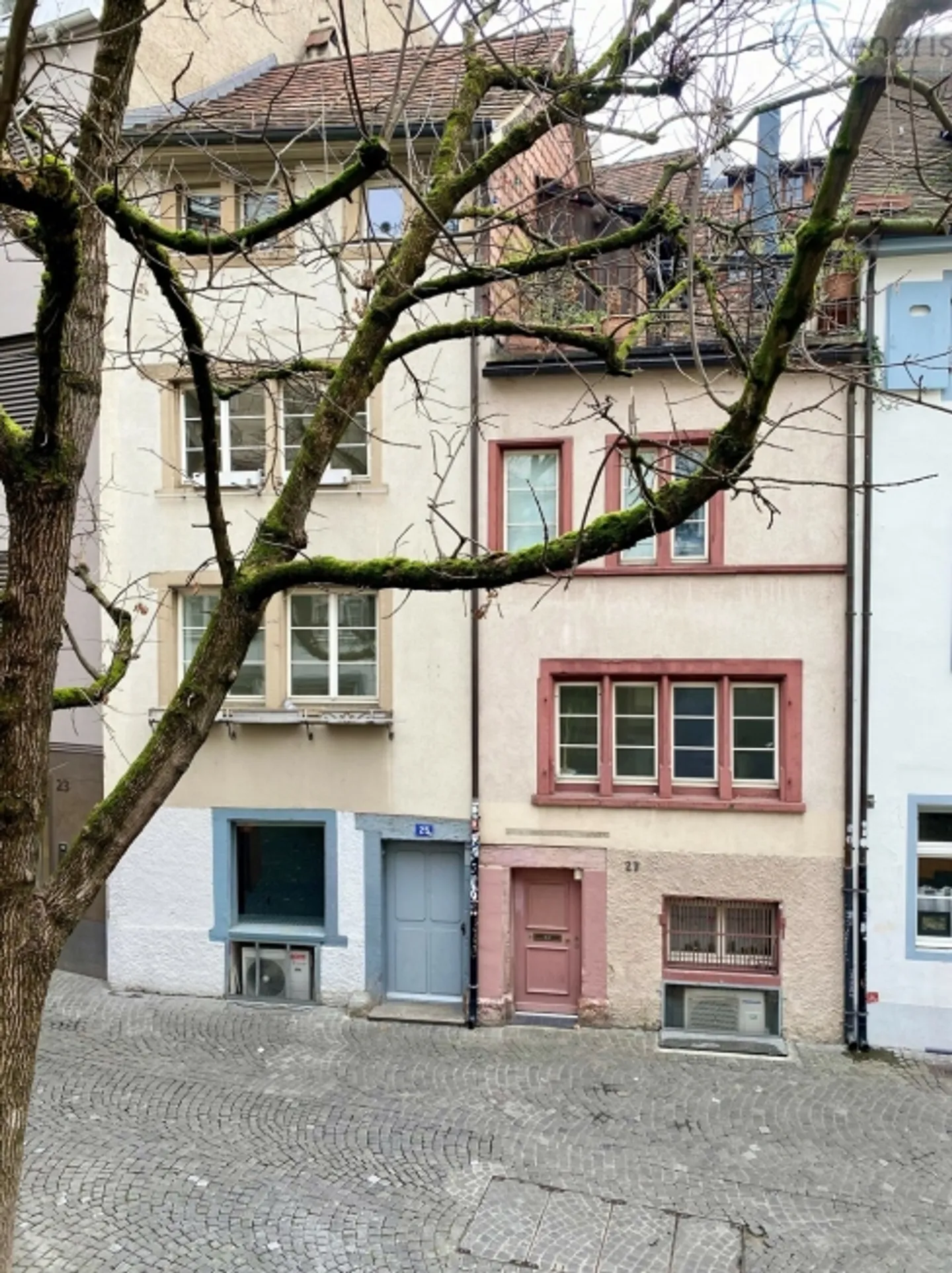 Locaux commerciaux à louer dans le centre-ville de Bâle - Photo 2 sur 9