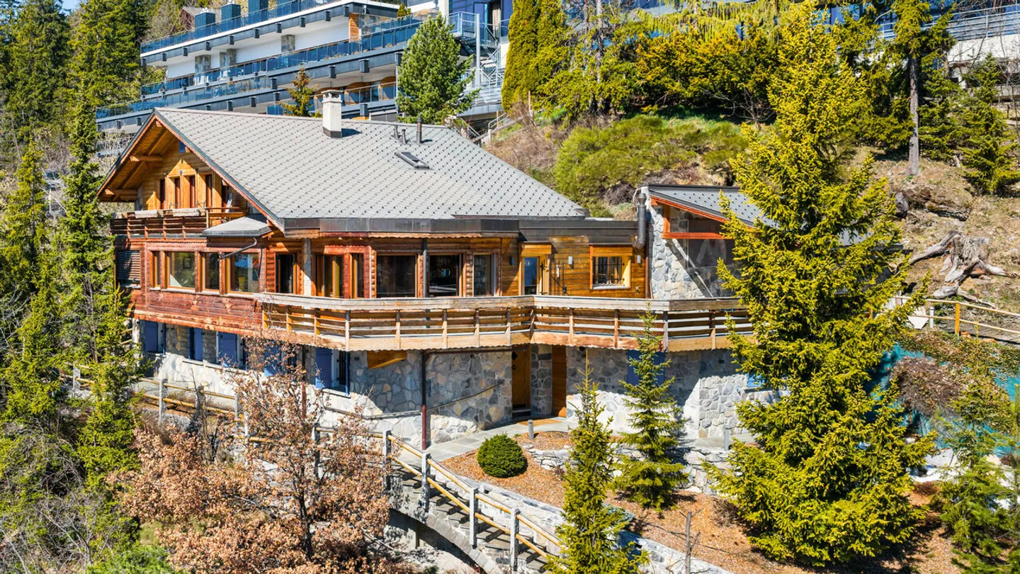 Chalet di prestigio 10.5 stanze con vista panoramica - Crans-Montana - Foto 1 di 33