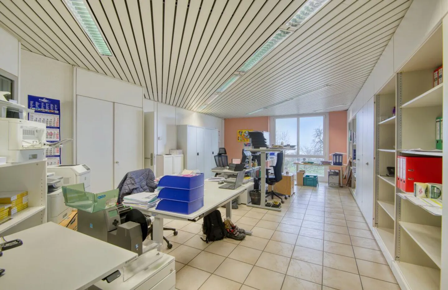 Spazio commerciale e di stoccaggio attraente in una posizione comoda - Foto 11 di 13