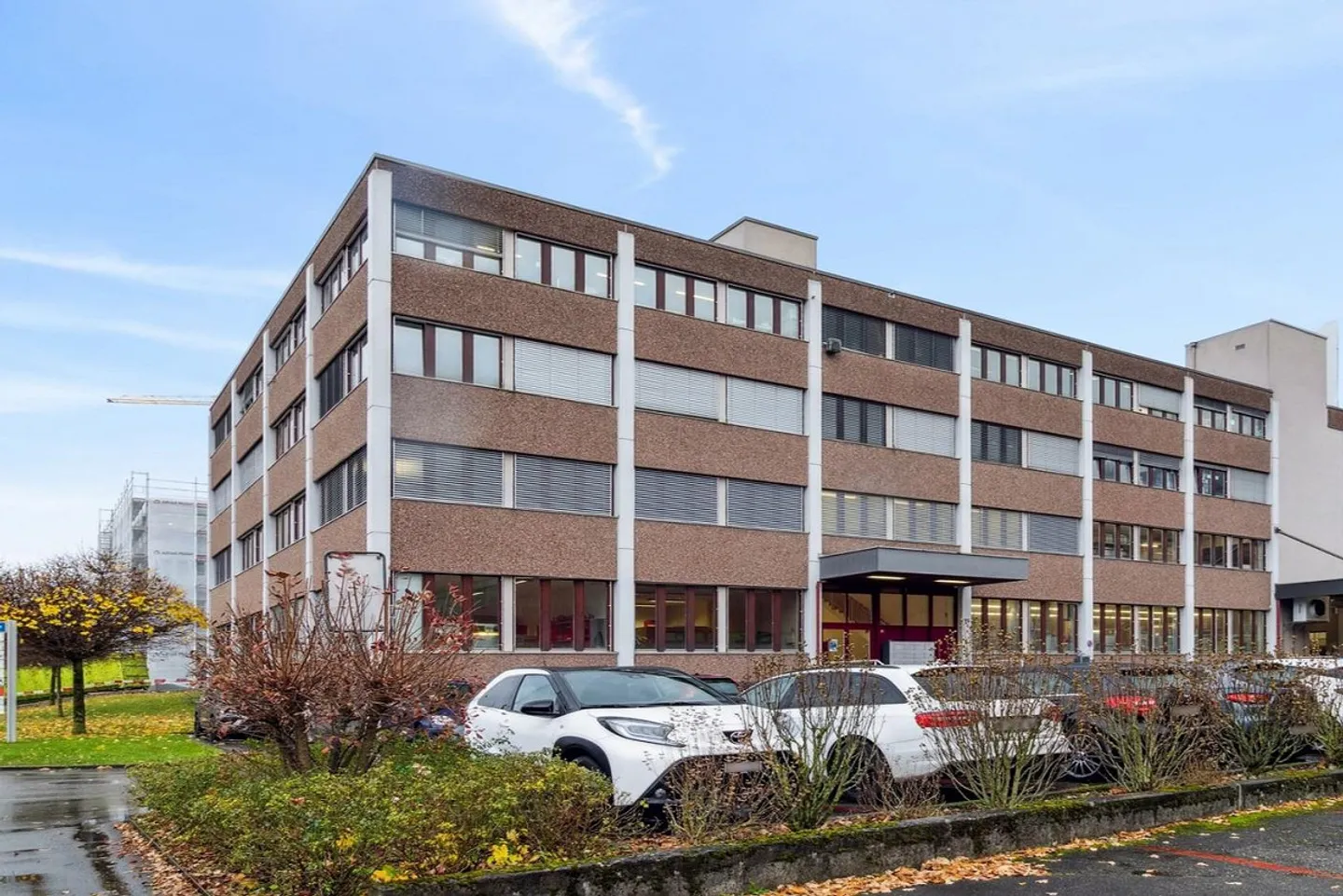 Office and commercial unit as investment or for self-use - Photo 4 of 6