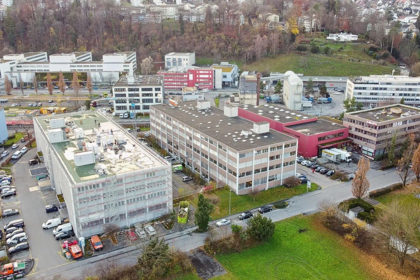 Office and commercial unit as investment or for self-use - Photo 1 of 6