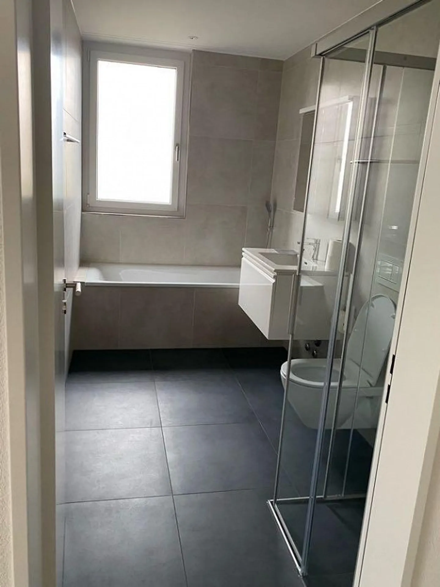 Modern, spacious 4.5 room apartment for rent in Amriswil - Photo 10 of 11