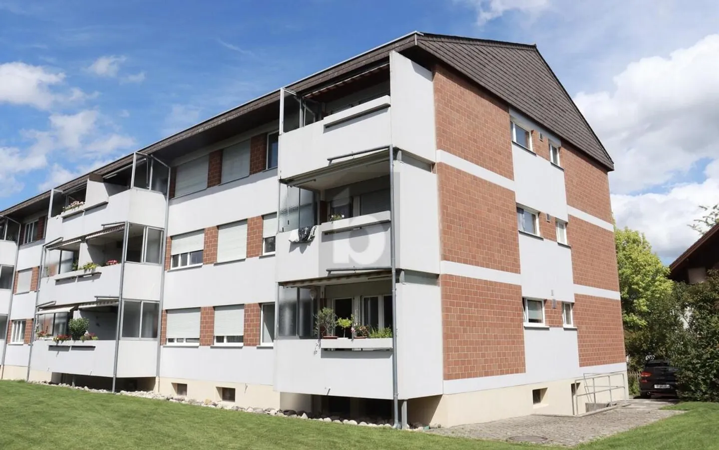RUHIG UND GROSSZÜGIG - ZUM WOHLFÜHLEN - Photo 1 sur 6