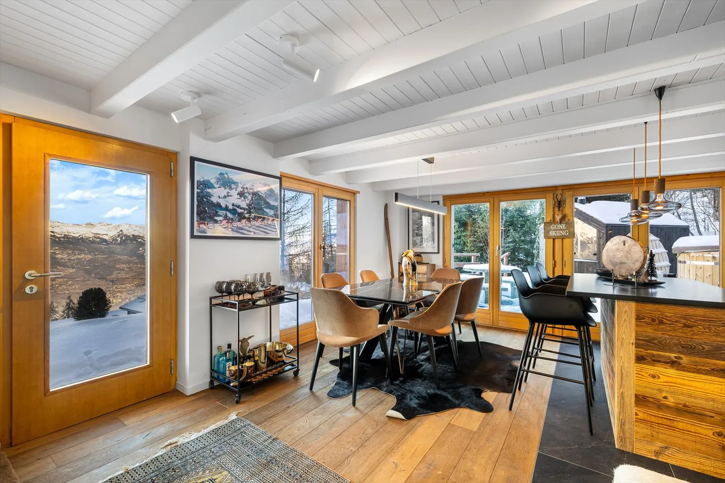 Charmantes Chalet mit Panoramablick und direktem Zugang zu den Pisten - Foto 3 von 13