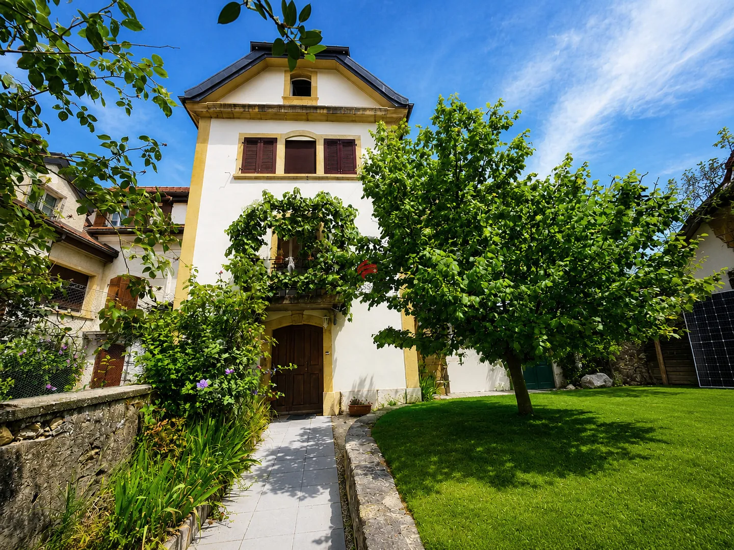 Charmantes Historisches Haus in Colombier - Foto 1 von 23