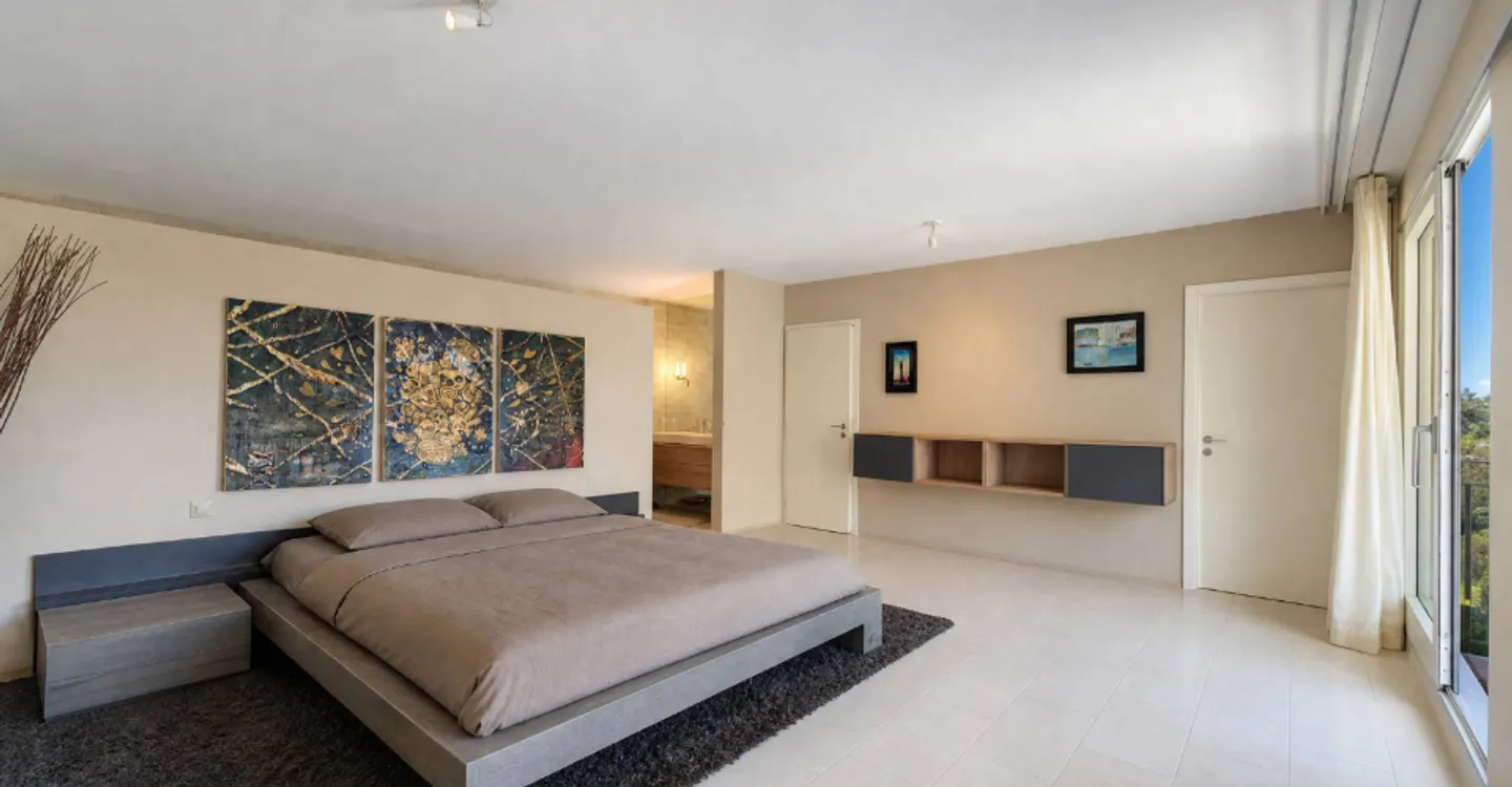 Contemporary Duplex Apartment - Photo 6 of 10