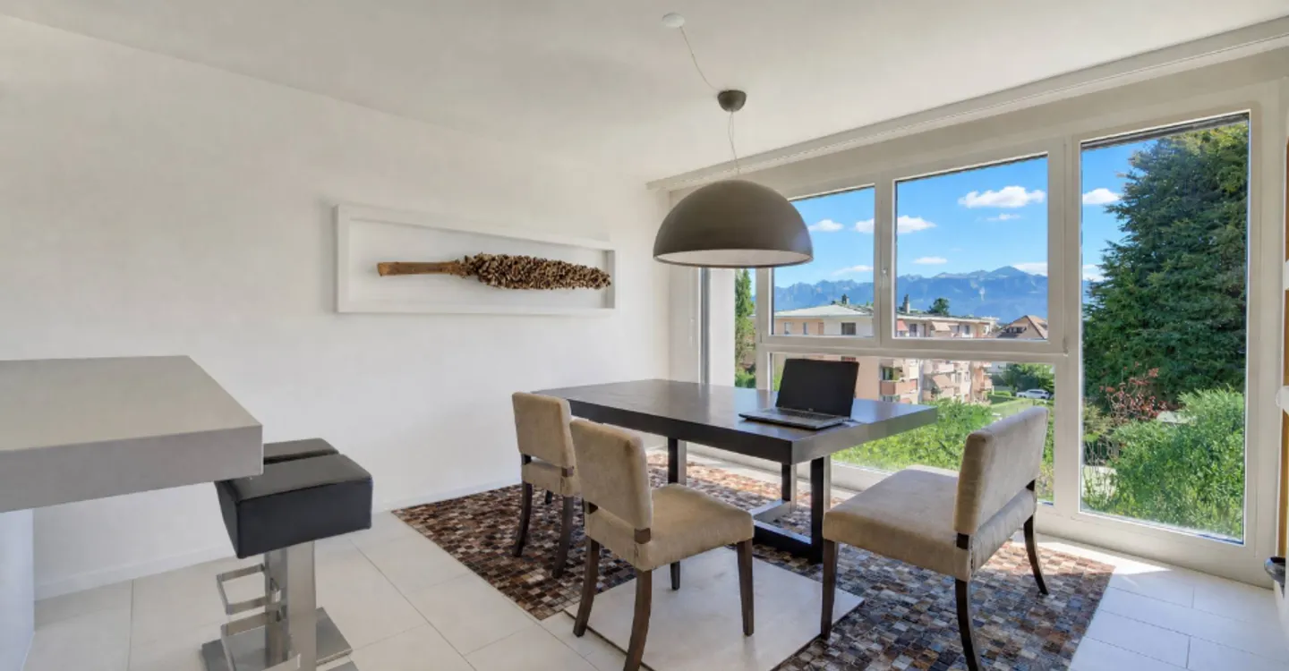 Contemporary Duplex Apartment - Photo 4 of 10