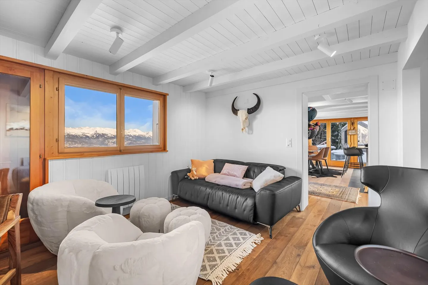 Charmantes Chalet mit Panoramablick und direktem Zugang zu den Pisten - Foto 6 von 13